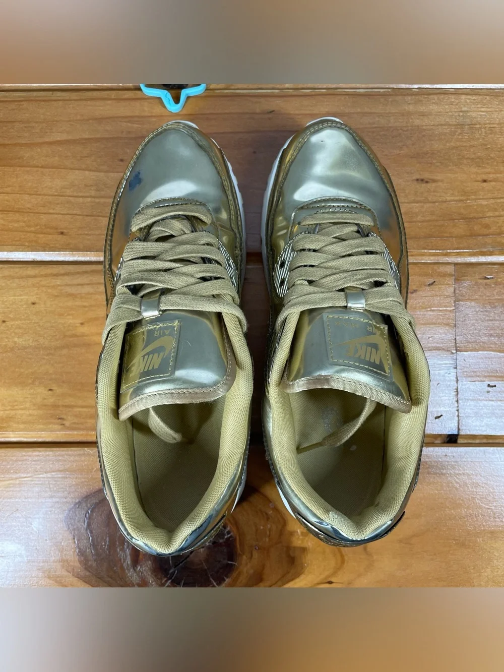 Nike Air Max 90 SP Womens Size 8.5 Metallic Gold Sneakers (CQ6639-700) FLAWS